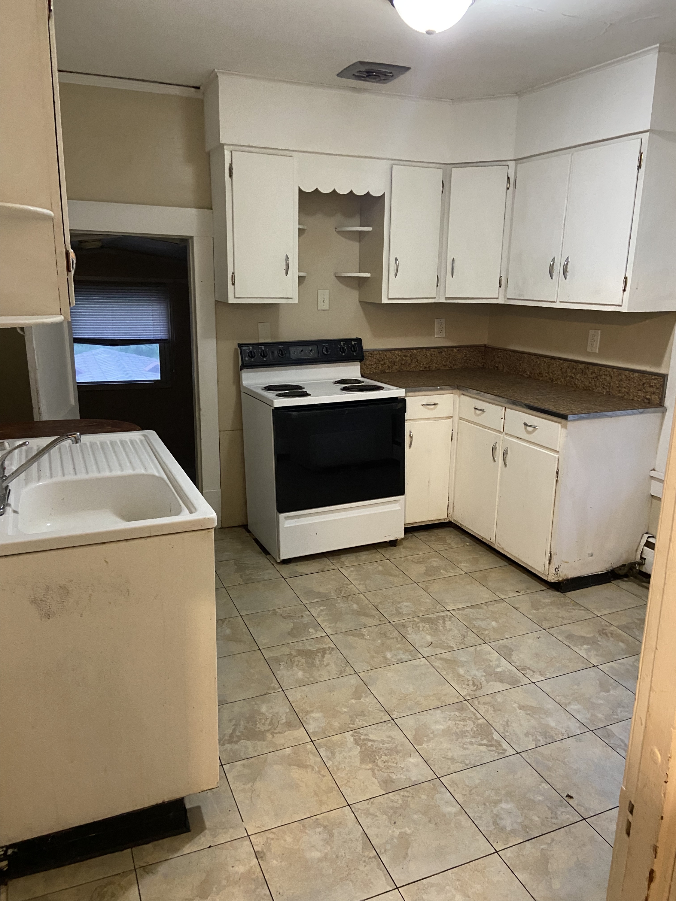 410 East Monroe Street - B